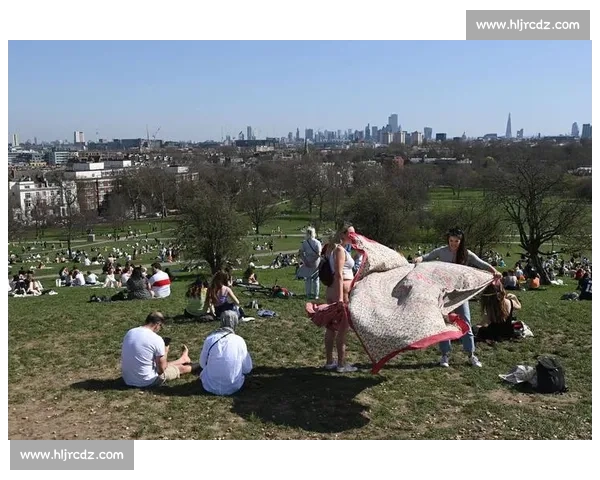伦敦街头的冠军舞步!凯莉激情热舞点燃英格兰女足卫冕狂欢